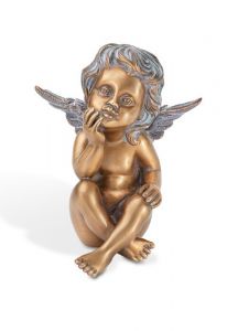 Gedenkstatue Engel sitzend – 3D, freistehend, Gewindestifte unten