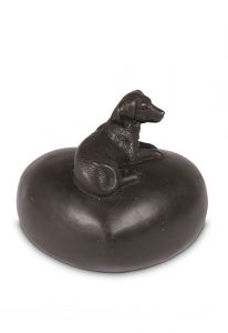 Bronze Kleinurne 'Hund auf Kissen'